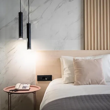 Hotel Athena